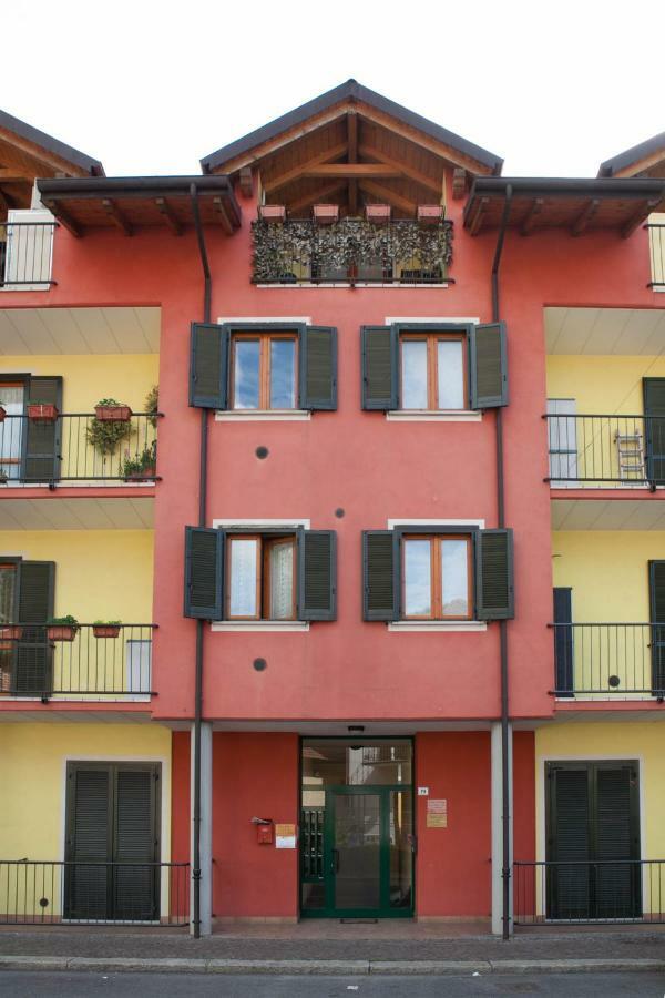 June 13Th Comfort Studio Omegna Buitenkant foto